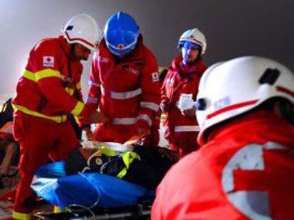 Eine 31-Jährige wurde bei dem Unfall auf der A 21 schwer verletzt. Eine 31-Jährige wurde bei dem Unfall auf der A 21 schwer verletzt.