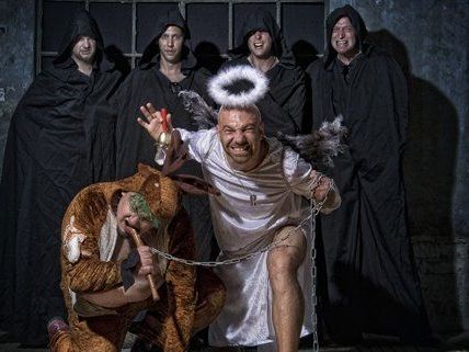Alkbottle lädt erneut zu ihrer legendären Weihnachtsparty ins Gasometer. Alkbottle lädt erneut zu ihrer legendären Weihnachtsparty ins Gasometer.