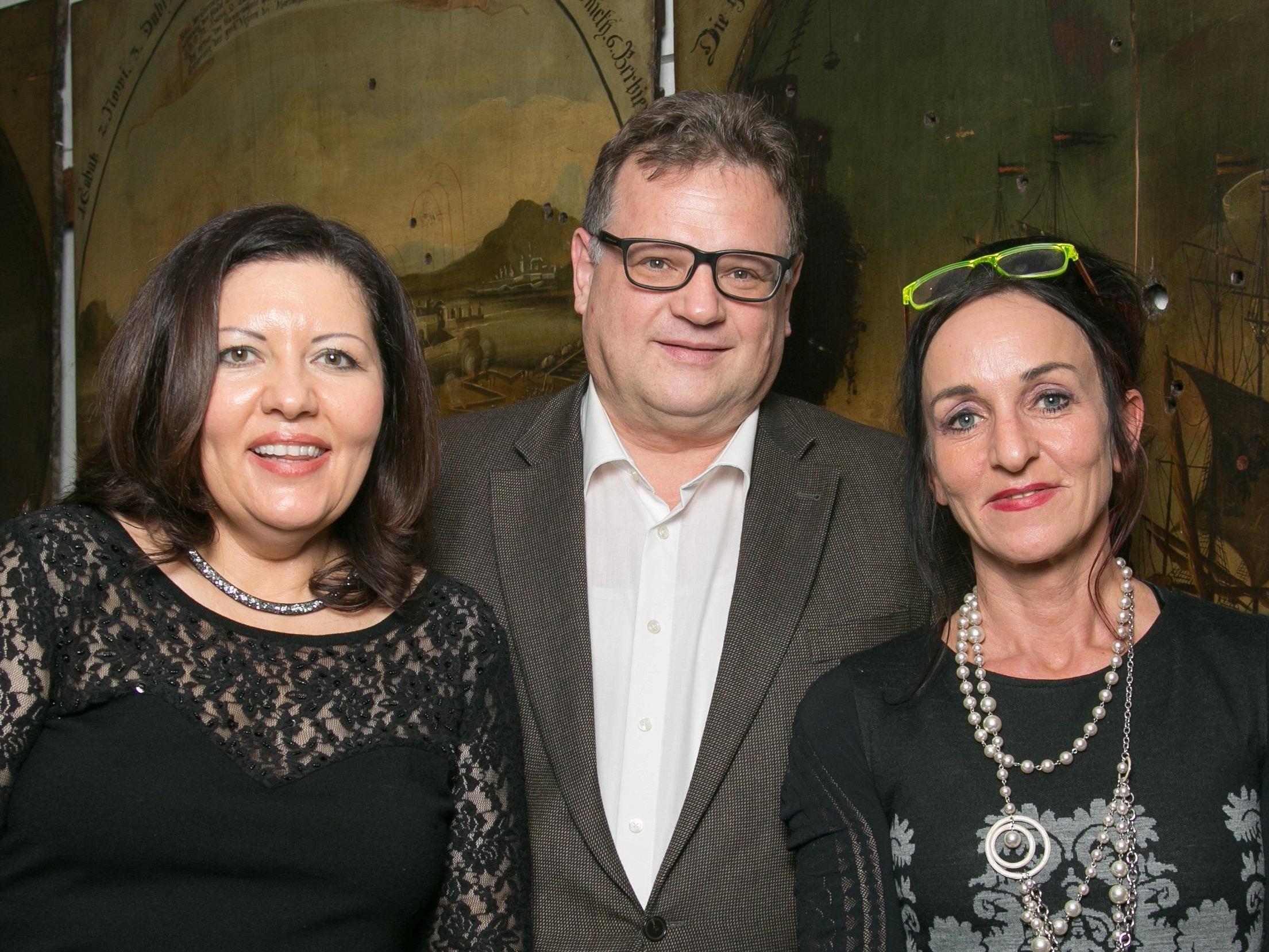 Gastgeberin Irina Abramova mit Edgar Schieder (PLEX AG) und Elisabeth Martin (Arbeitsinspektorat Bregenz)