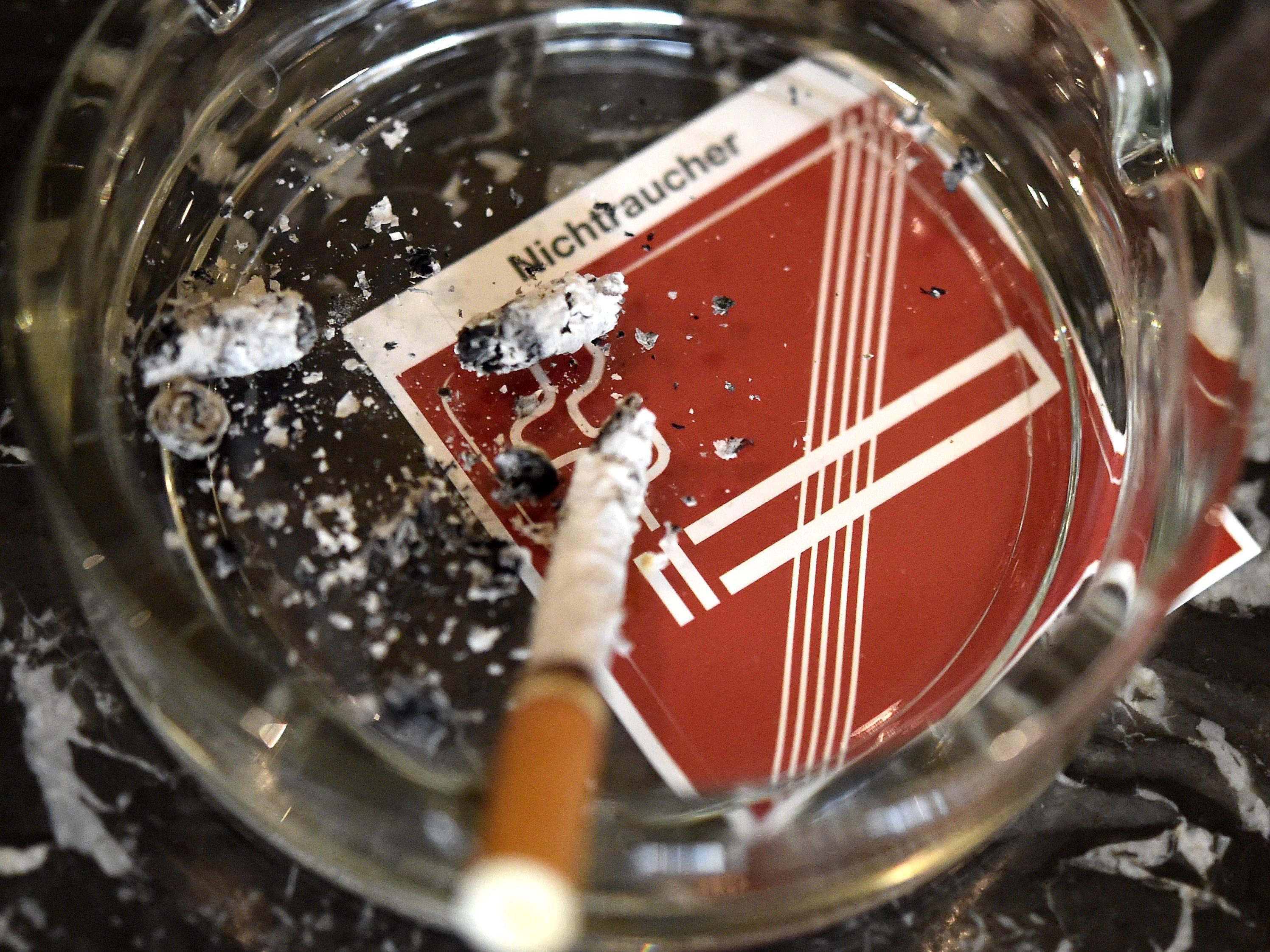 Das Rauchverbot in Gastronomiebetrieben nimmt immer mehr zu.
