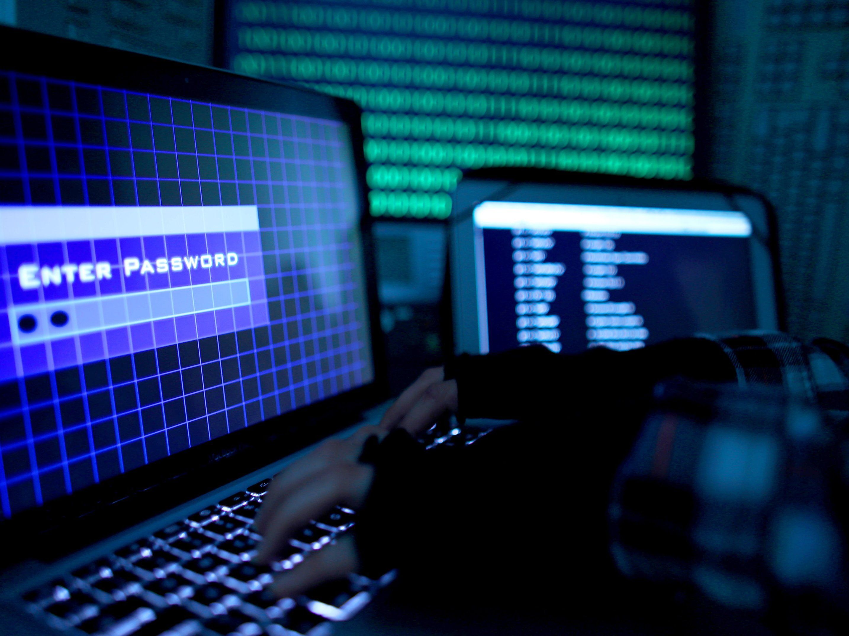 Hacker-Angriff auf Spiele-Netzwerke von Sony und Microsoft zu Weihnachten. Hacker-Angriff auf Spiele-Netzwerke von Sony und Microsoft zu Weihnachten.