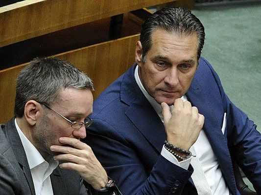 FPÖ-Obmann Heinz-Christian Strache und FPÖ-Abgeordneter Herbert Kickl bei der Nationalrats-Debatte am Mittwoch FPÖ-Obmann Heinz-Christian Strache und FPÖ-Abgeordneter Herbert Kickl bei der Nationalrats-Debatte am Mittwoch