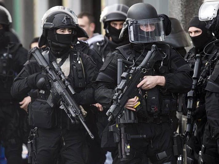 Die französiche Polizei nahm fünf Personen fest - aber keinen Österreicher
