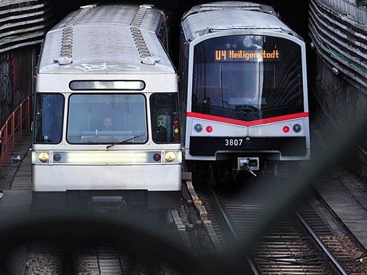 Silberpfeile, wie sie auf der Linie U4 unterwegs sind, haben bald ausgedient - nicht aber die U6-Züge Silberpfeile, wie sie auf der Linie U4 unterwegs sind, haben bald ausgedient - nicht aber die U6-Züge
