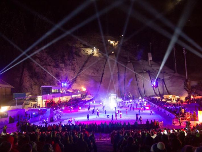 Feierliche Eröffnung der Olympischen Jugendspiele im Montafon Nordic Zenturm in Tschagguns.