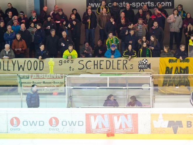 Lustenau gewinnt das Derby gegen die Wälder trotz einem 0:2-Rückstand. Lustenau gewinnt das Derby gegen die Wälder trotz einem 0:2-Rückstand.