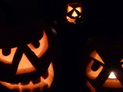 In der Halloween-Nacht verursachten Sprayer großen Schaden. In der Halloween-Nacht verursachten Sprayer großen Schaden.