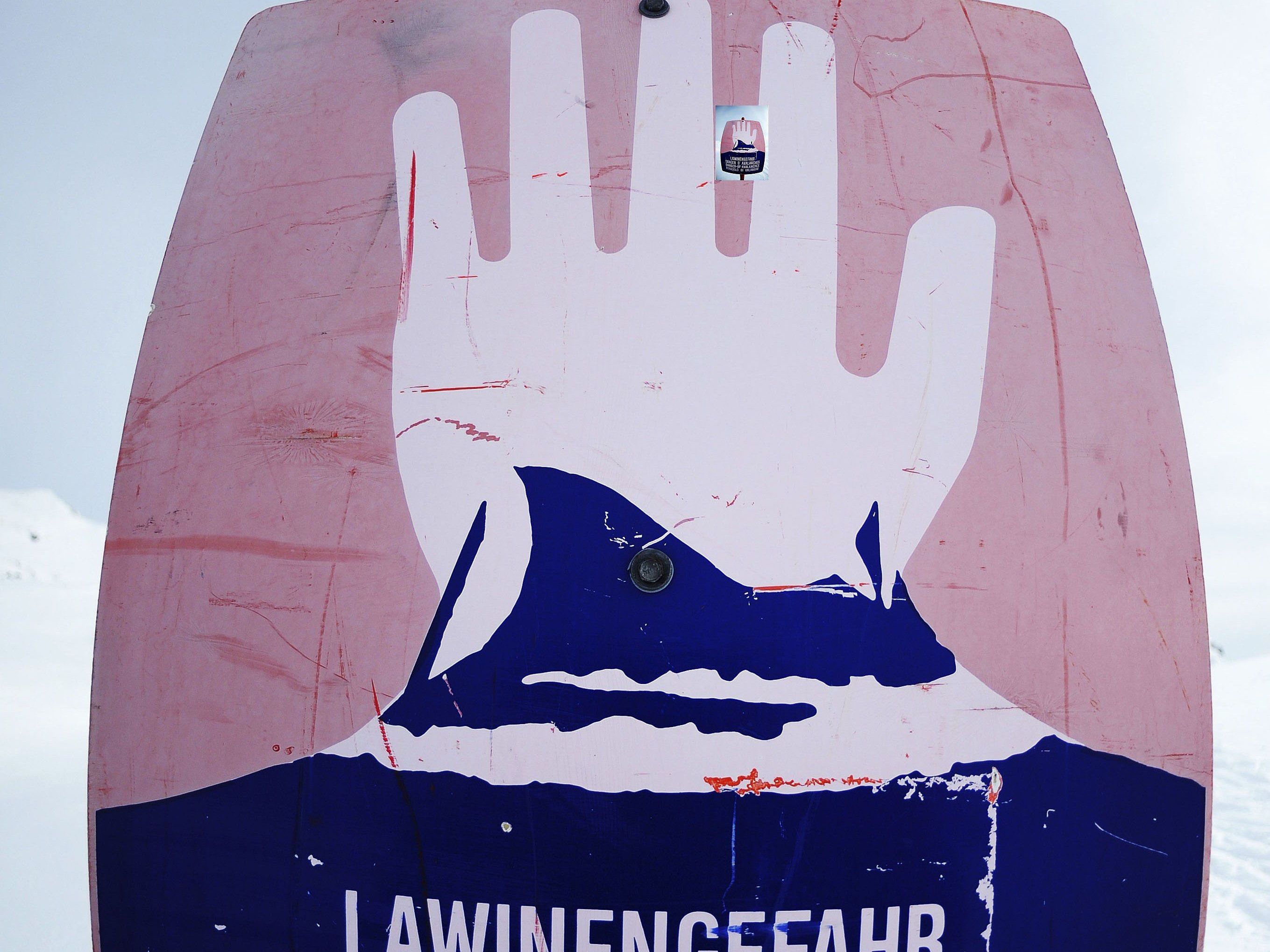 Erhebliche Lawinengefahr in der Schweiz wie in Vorarlberg. Erhebliche Lawinengefahr in der Schweiz wie in Vorarlberg.