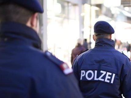 Wien-Hietzing: Polizisten retten 55-jährigen Mann das Leben