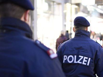 Wien-Hietzing: Polizisten retten 55-jährigen Mann das Leben Wien-Hietzing: Polizisten retten 55-jährigen Mann das Leben