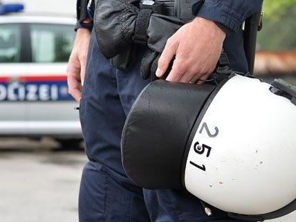 Zwei Polizeieinsätze wegen Bombendrohungen gab es am Dienstag in Wien. Zwei Polizeieinsätze wegen Bombendrohungen gab es am Dienstag in Wien.
