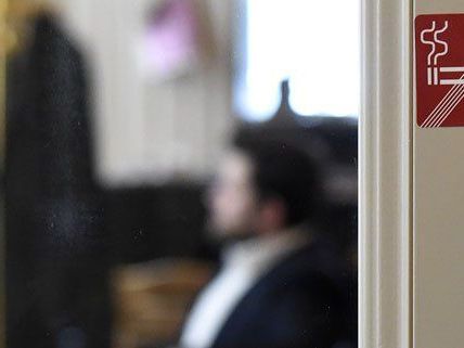Die Wirtschaftskammer ist gegen ein Rauchverbot in Lokalen. Die Wirtschaftskammer ist gegen ein Rauchverbot in Lokalen.