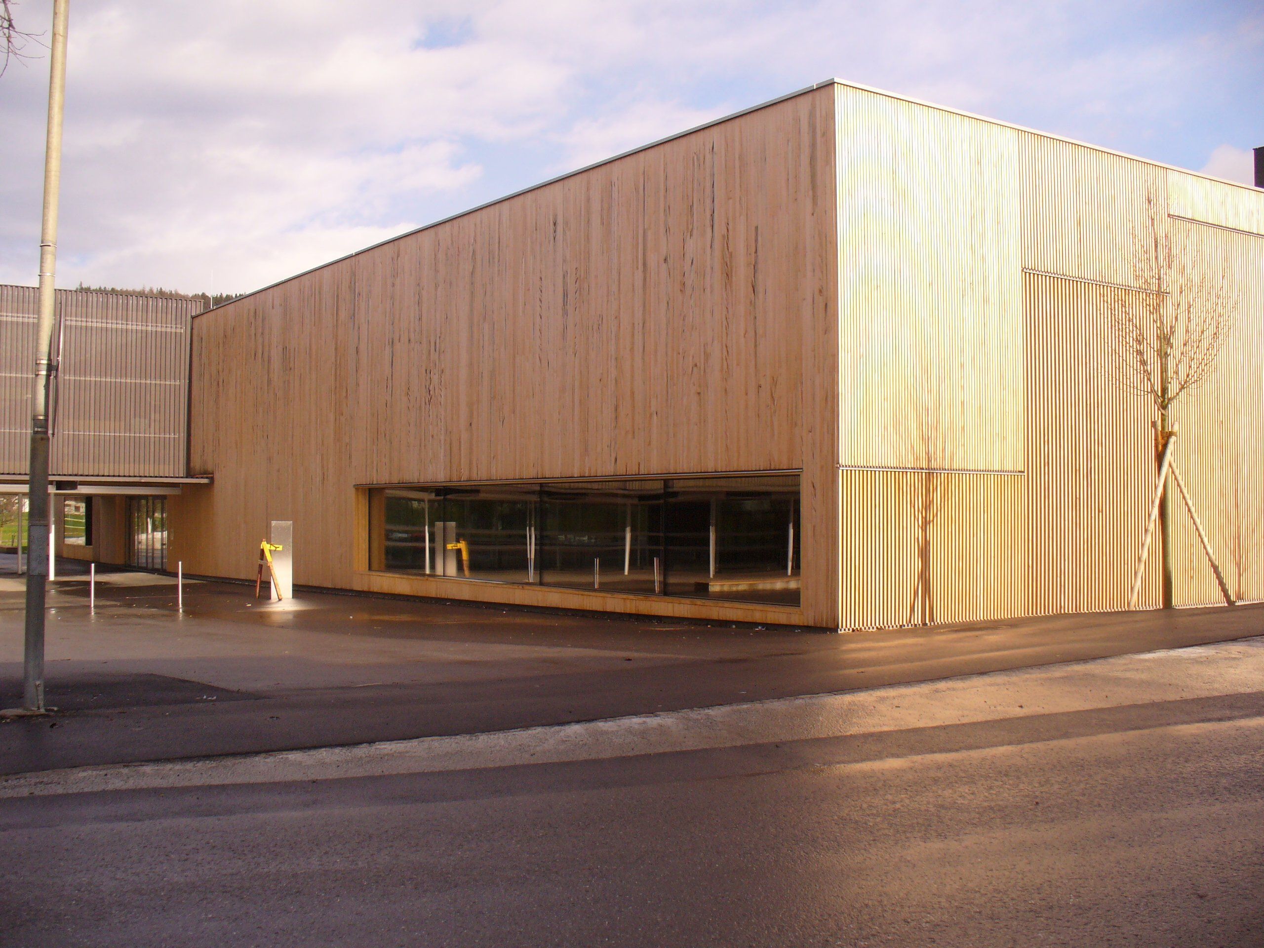 Die neue Sporthalle in Klaus wird mit den Landesmeisterschaften im Tischtennis eröffnet Die neue Sporthalle in Klaus wird mit den Landesmeisterschaften im Tischtennis eröffnet