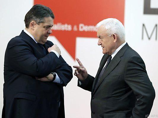 Polens Ex-Premier Leszek Miller und SPD-Chef Sigmar Gabriel