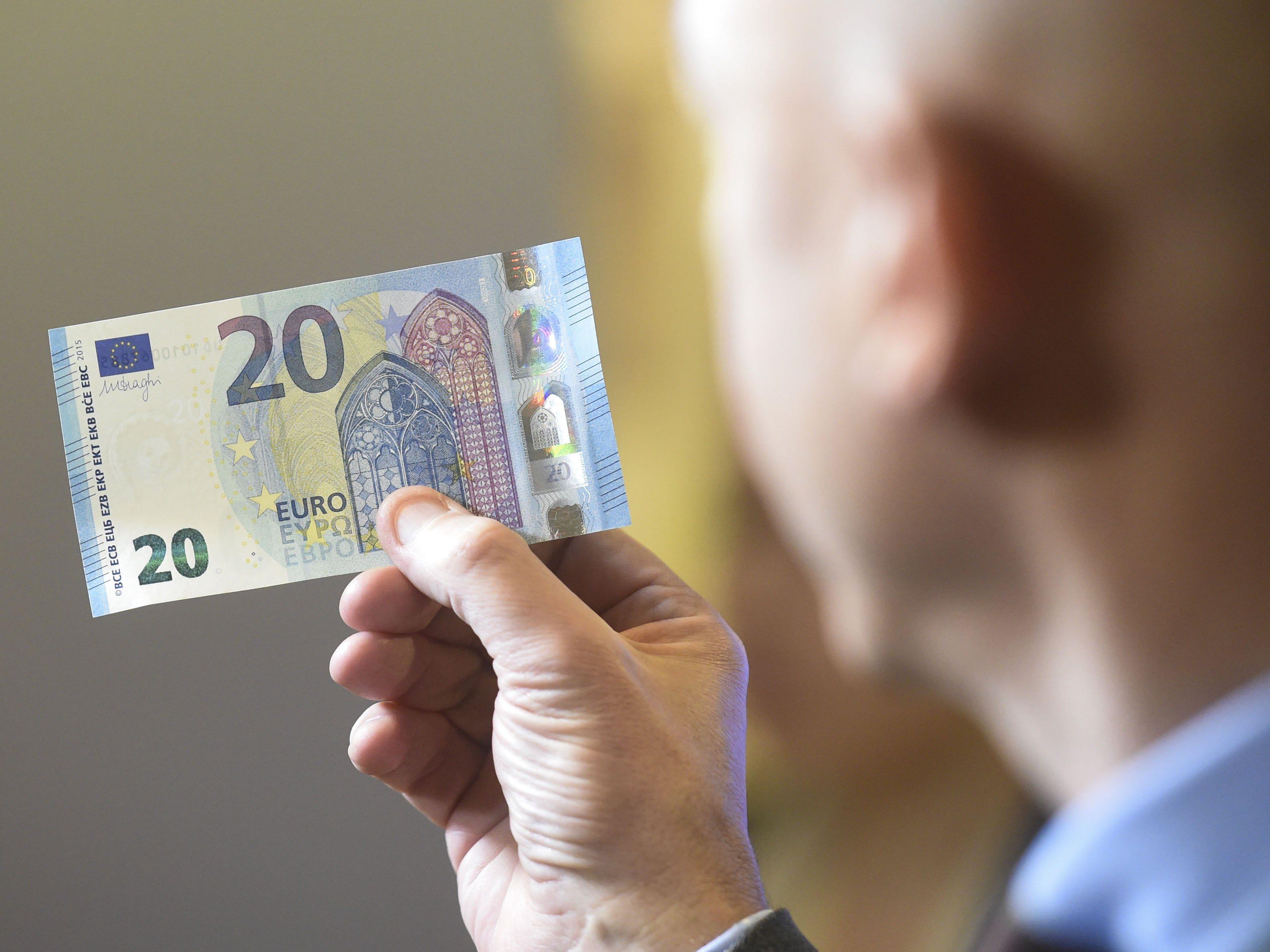 Die neue 20-Euro-Note wird Ende November in Umlauf gebracht.