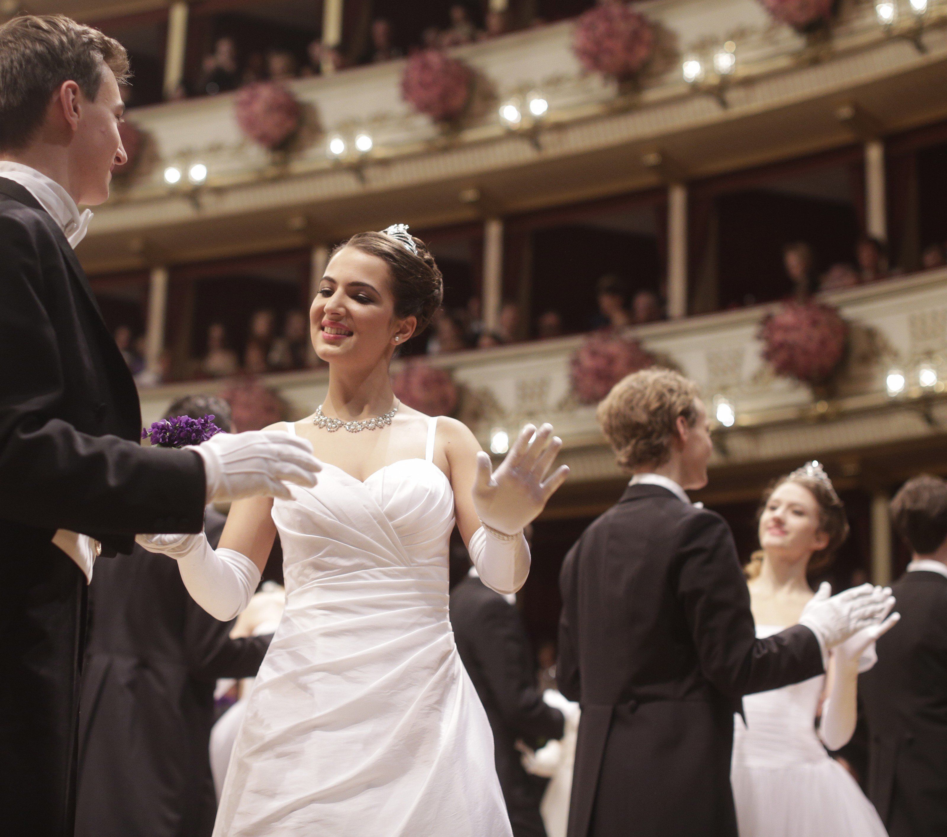 Diese Stars schwingen am Oernball 2015 ihr Tanzbein.