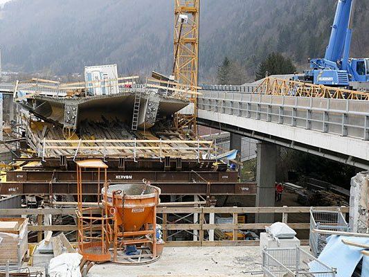 Die eingestürzte Brücke des Neubaues der S35 in Frohnleiten