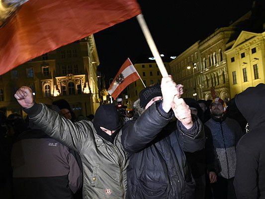 Bei der Pegida-Kundgebung am Montag in der Wiener Innenstadt Bei der Pegida-Kundgebung am Montag in der Wiener Innenstadt