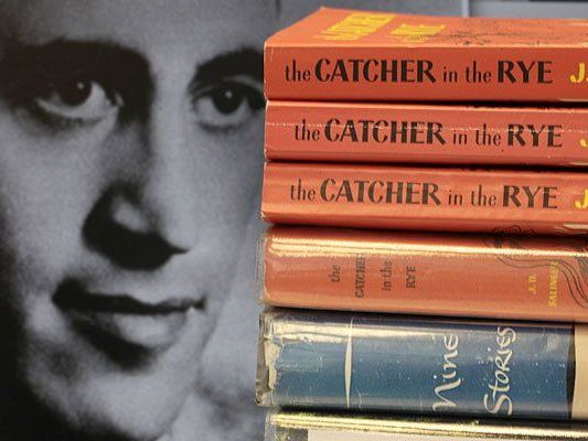 J.D. Salinger ist bekannt für das Kult-Buch "The Catcher in the Rye" (Dt.: "Der Fänger im Roggen") J.D. Salinger ist bekannt für das Kult-Buch "The Catcher in the Rye" (Dt.: "Der Fänger im Roggen")