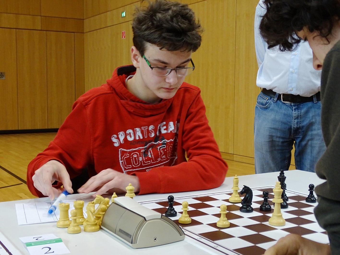 Julian Kranzl gewann alle Partien und wurde Landesmeister in der Altersklasse U16.