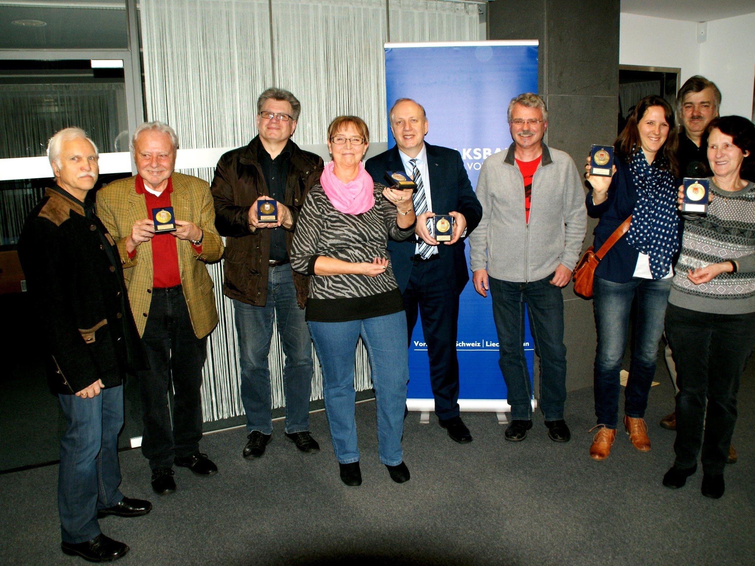 Gerhard Unterkofler mit den Preisträgern