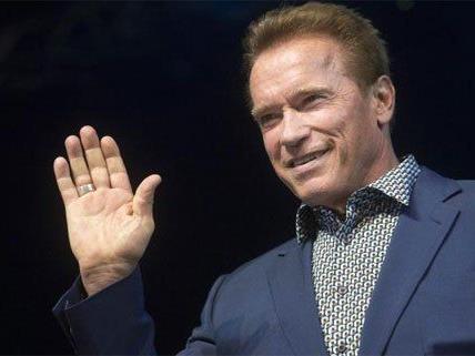 Arnold Schwarzenegger sagte Katy Perry kurz Hallo.
