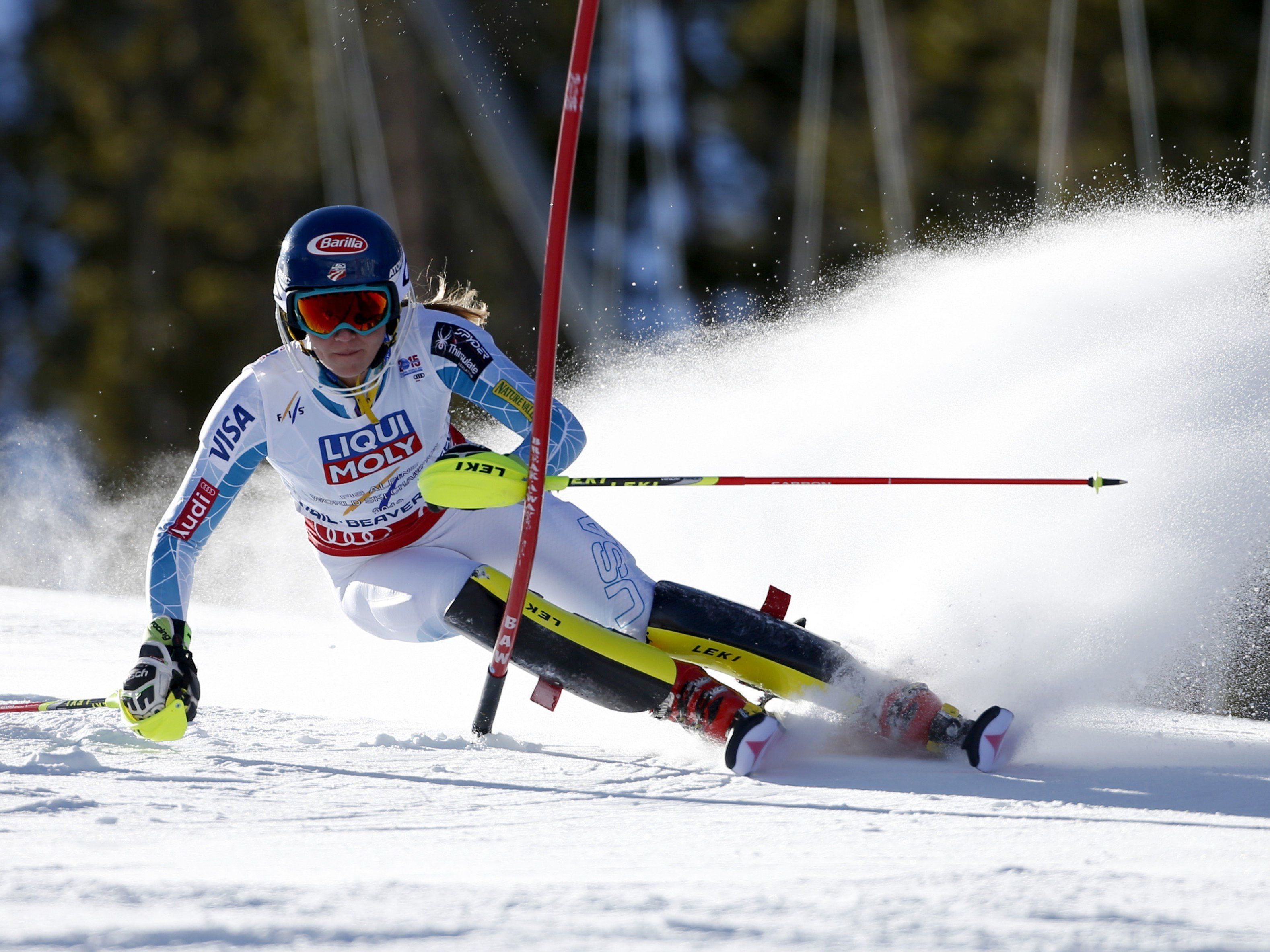 Damen-Slalom: Shiffrin Slalom-Halbzeitführende - Kirchgasser Vierte. Damen-Slalom: Shiffrin Slalom-Halbzeitführende - Kirchgasser Vierte.