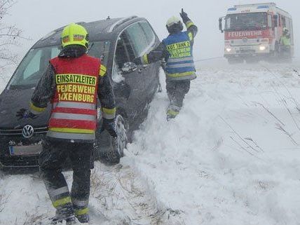 Zahlreiche Unfälle passierten am Montag rund im Wien.