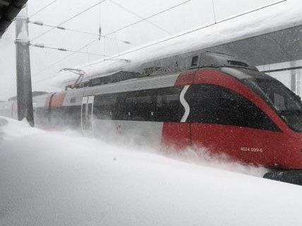 Zahlreiche Zugausfälle und Verspätungen in und rund um Wien.