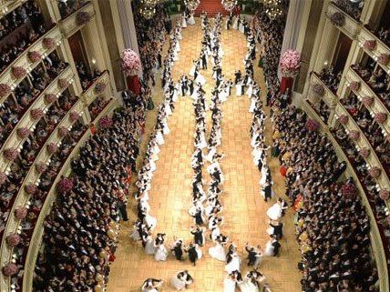 Alles Walzer in der Staatsoper! VIENNA.AT berichtet live vom Opernball 2015 in Wien. Alles Walzer in der Staatsoper! VIENNA.AT berichtet live vom Opernball 2015 in Wien.