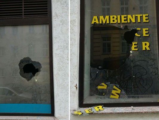 Eine Frau schlug in Landstraße diese Scheiben ein Eine Frau schlug in Landstraße diese Scheiben ein