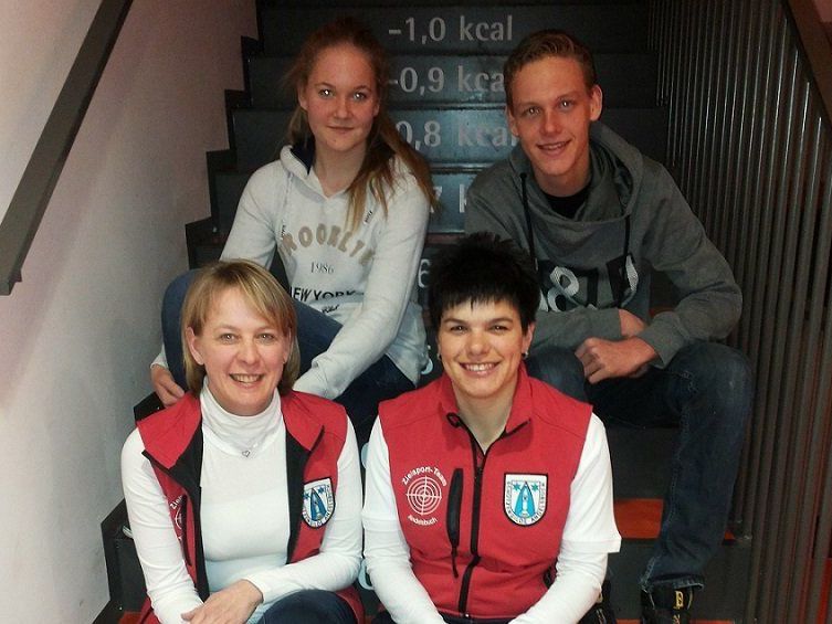 Bild vorne Waltraud Metzler und Katja Rüscher, Bild hinten Bianca und Christoph Egender Bild vorne Waltraud Metzler und Katja Rüscher, Bild hinten Bianca und Christoph Egender