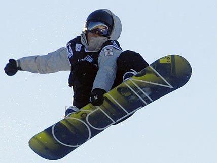 Ein Snowboard-Unfall in Niederösterreich endete tödlich.