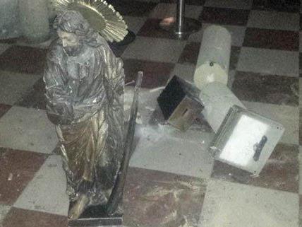 Im Stephansdom hat der Mann eine Heiligenstatue schwer beschädigt