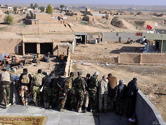Irakische Truppen kreisen Tikrit ein