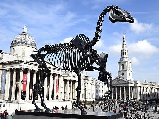 Moderne Kunst auf dem Trafalgar Square in London