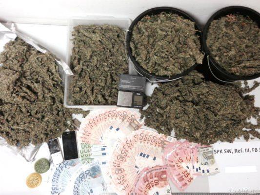 Cannabis und Geld wurden sichergestellt