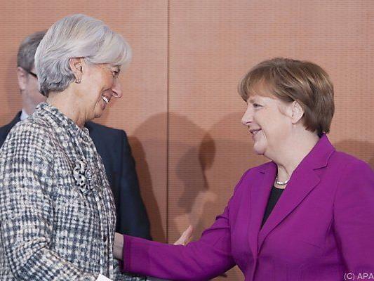 IWF-Chefin Lagarde mit deutscher Kanzlerin Merkel