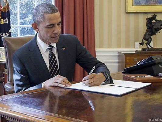 Barack Obama bei der Unterzeichnung des Erlasses