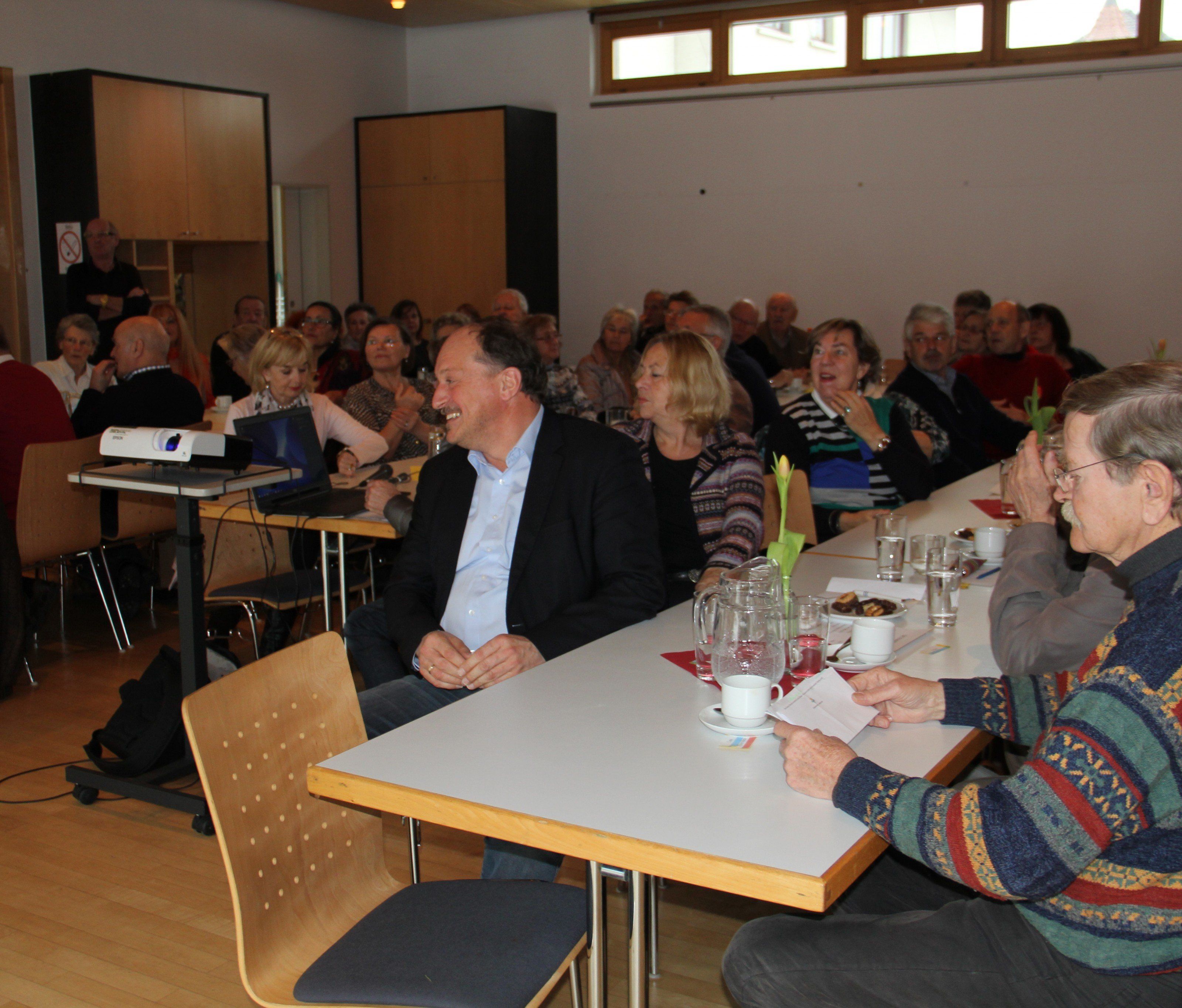Jahrestreff im Pfarrsaal in Hörbranz mit BM Karl Hehle und Alt Militärkommandant Karl Redl sowie Vereinsmitgliedern. Jahrestreff im Pfarrsaal in Hörbranz mit BM Karl Hehle und Alt Militärkommandant Karl Redl sowie Vereinsmitgliedern.