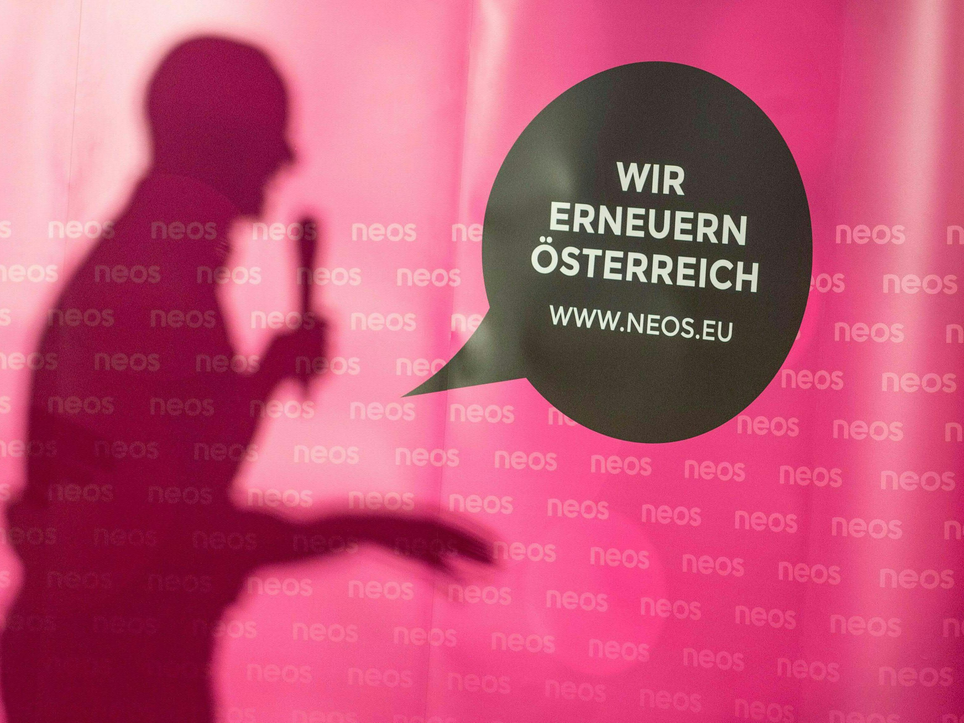 Christian Schreiter ist der Spitzenkandidat der NEOS bei der Landtagswahl im Burgenland 2015. Christian Schreiter ist der Spitzenkandidat der NEOS bei der Landtagswahl im Burgenland 2015.