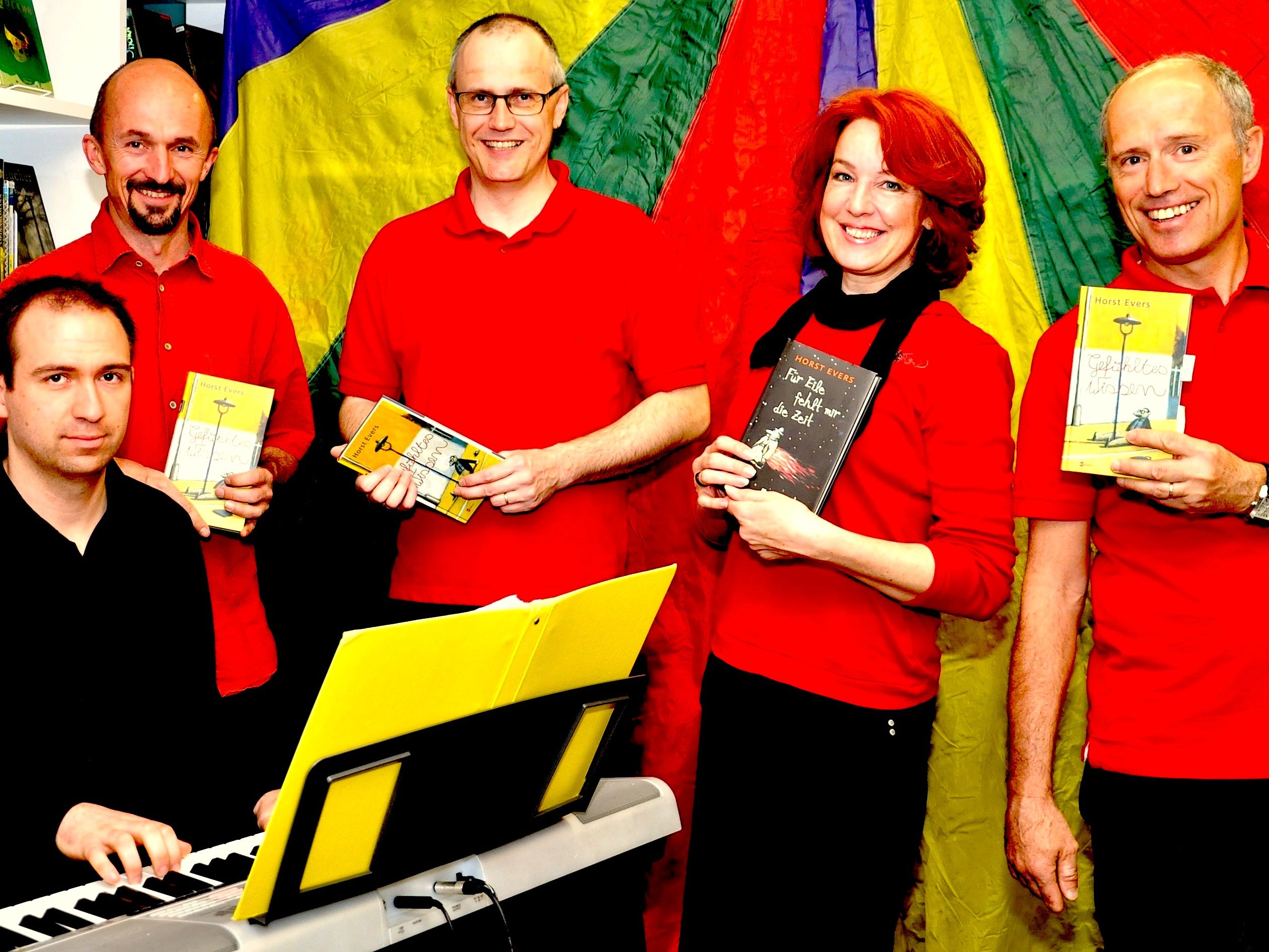 Das Theater Phönix gastiert in Klaus. Das Theater Phönix gastiert in Klaus.