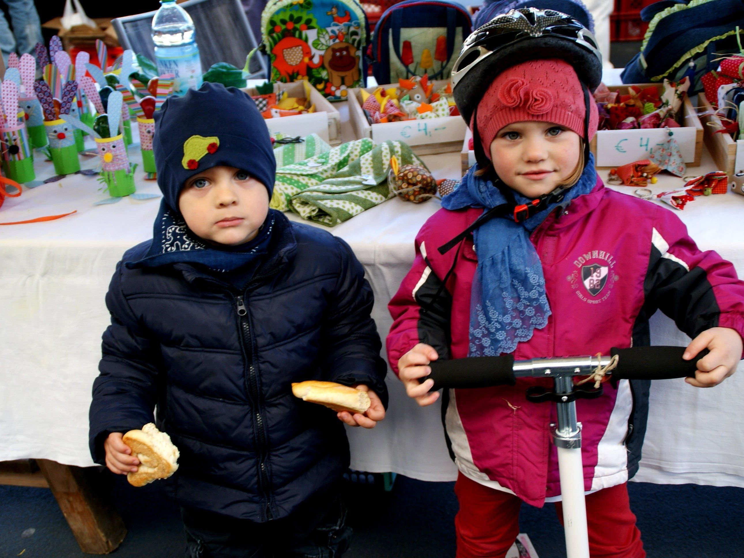 Die Kinder suchten begeistert Osternester Die Kinder suchten begeistert Osternester