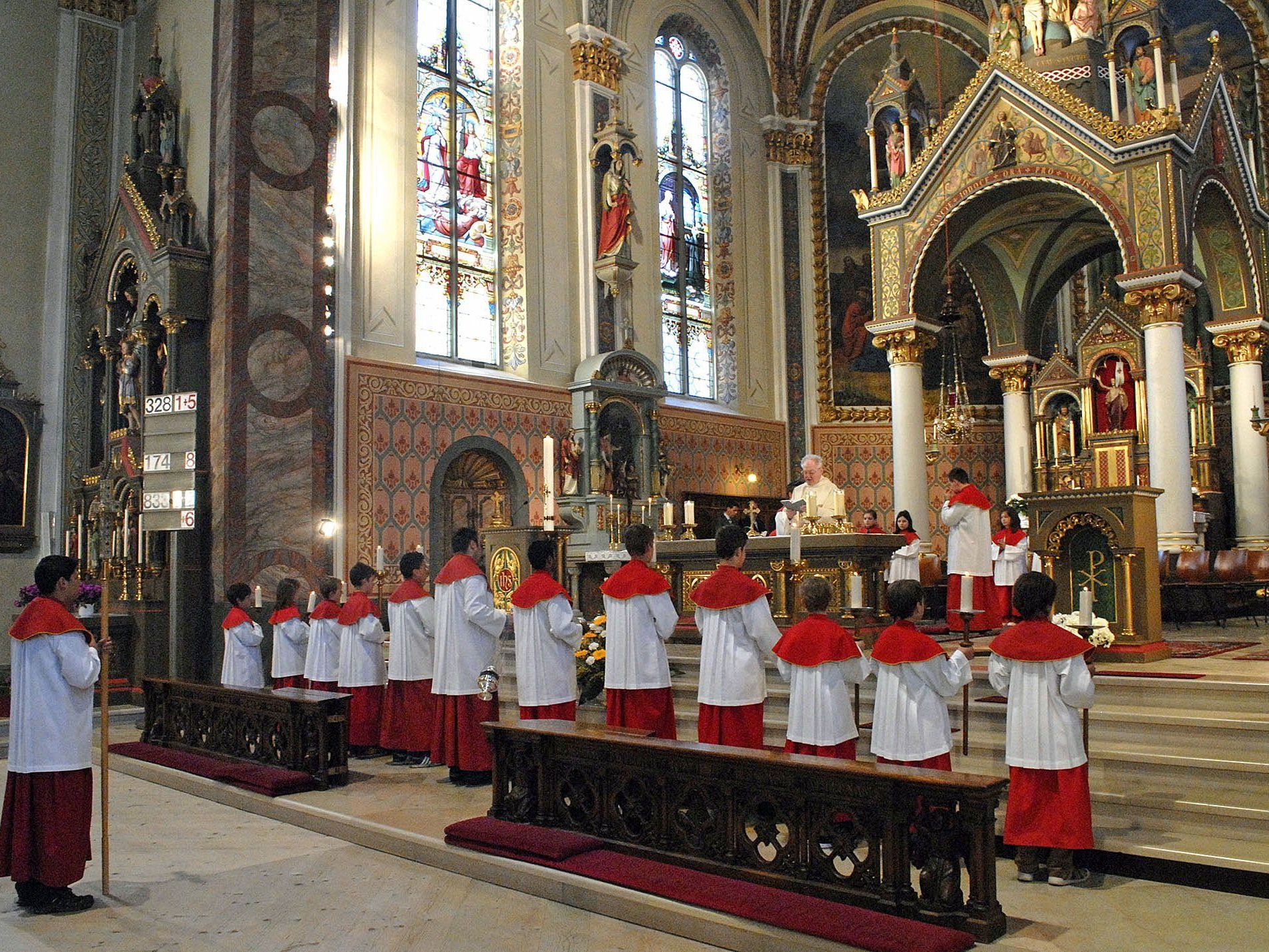 Ostergottesdienst in der Pfarrkirche Schruns, 2014 Ostergottesdienst in der Pfarrkirche Schruns, 2014