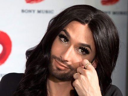 Conchita Wurst hat in Berlin ihr Buch "Ich, Conchita" präsentiert. Conchita Wurst hat in Berlin ihr Buch "Ich, Conchita" präsentiert.