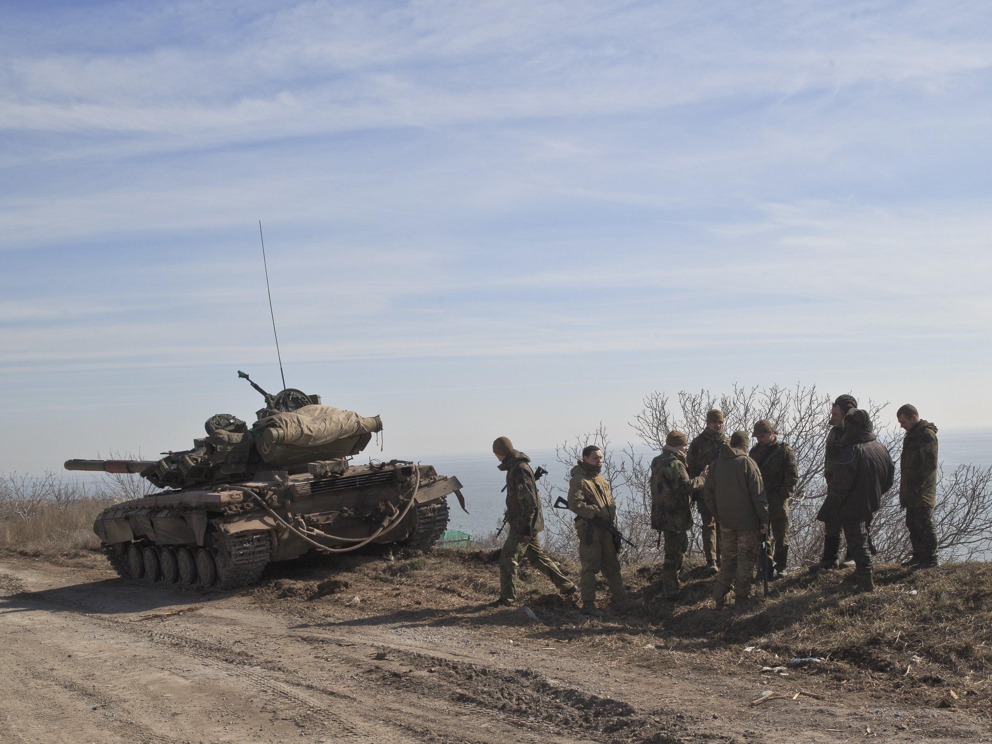 Russland soll die Ost-Ukraine angeblich mit Panzern versorgen.