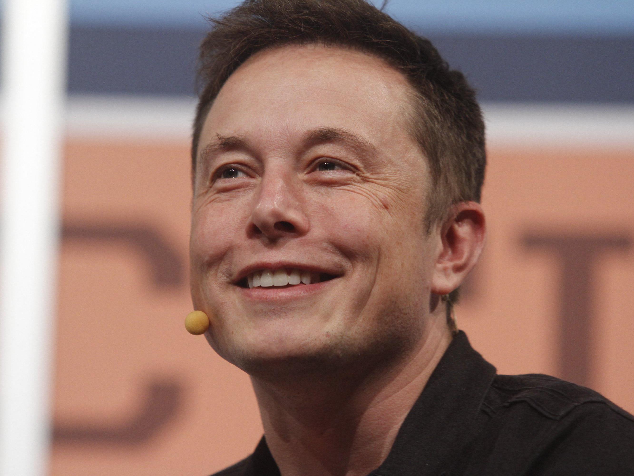 "Kein Auto": Musk kündigt via Twitter neue Tesla-Produktlinie an.