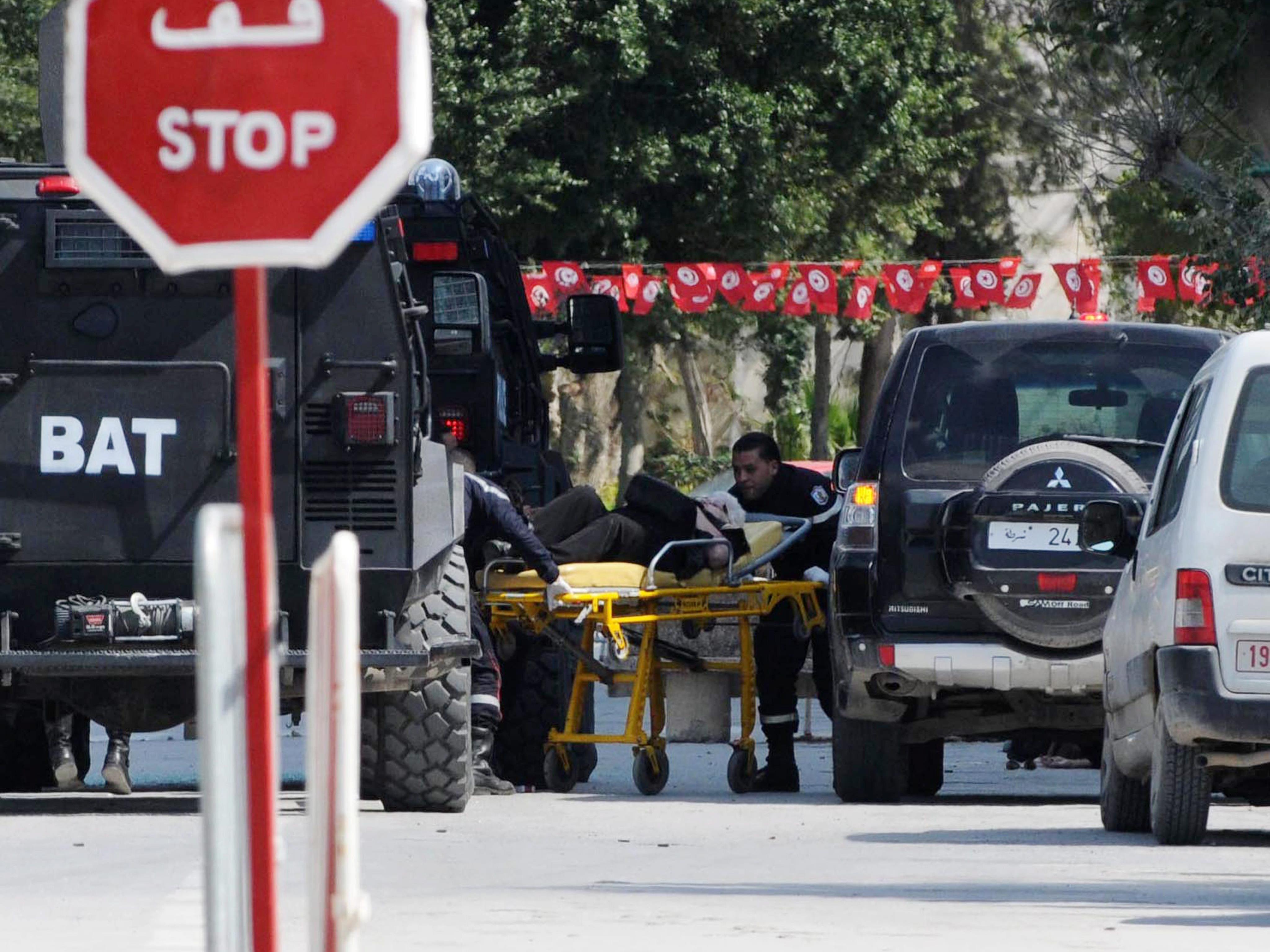 Terroranschlag auf Museum in Tunis fordert 19 Tote und Dutzende Verletzte.