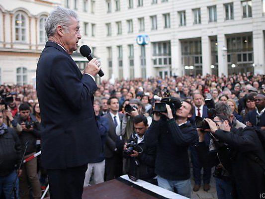 Bundespräsident Fischer bei der stillen Kundgebung in Wien