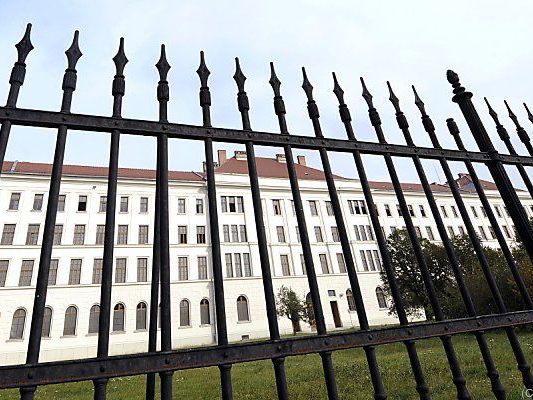 Hunderte Minderjährige warten auf geeignete Quartiere Hunderte Minderjährige warten auf geeignete Quartiere